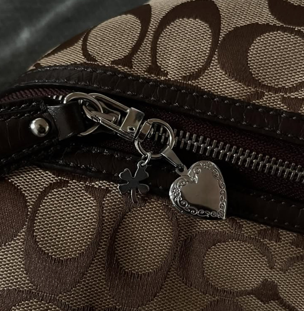 Locket keychain - Phone strap by Minise