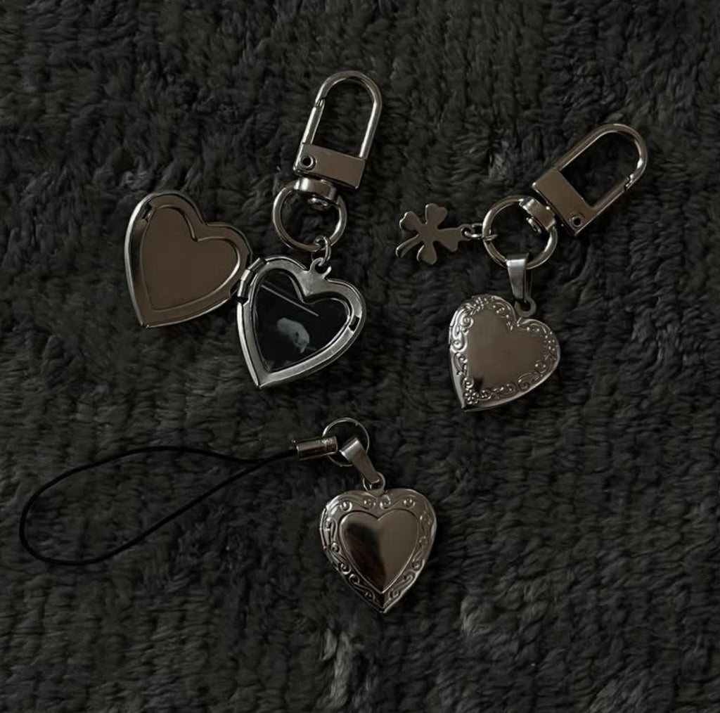 Locket keychain - Phone strap by Minise