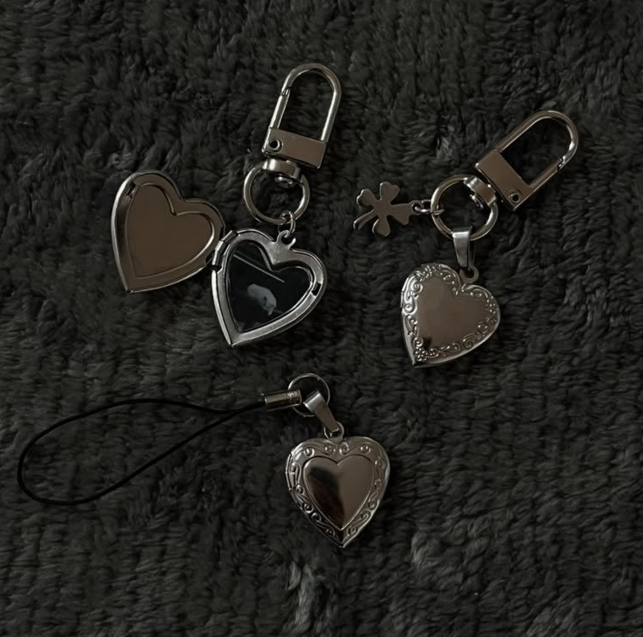 Locket keychain - Phone strap by Minise