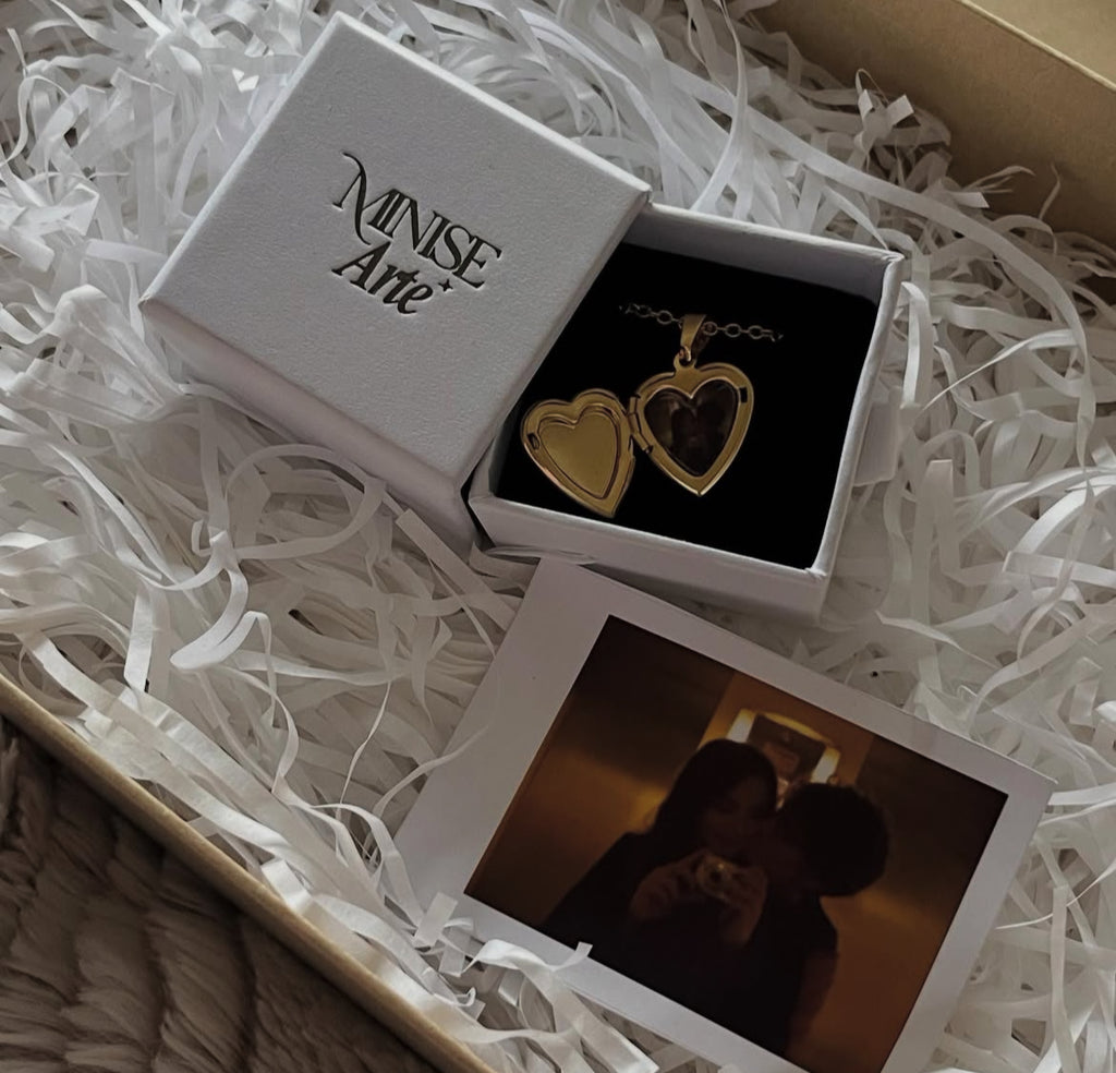 Lorrens Locket Necklace