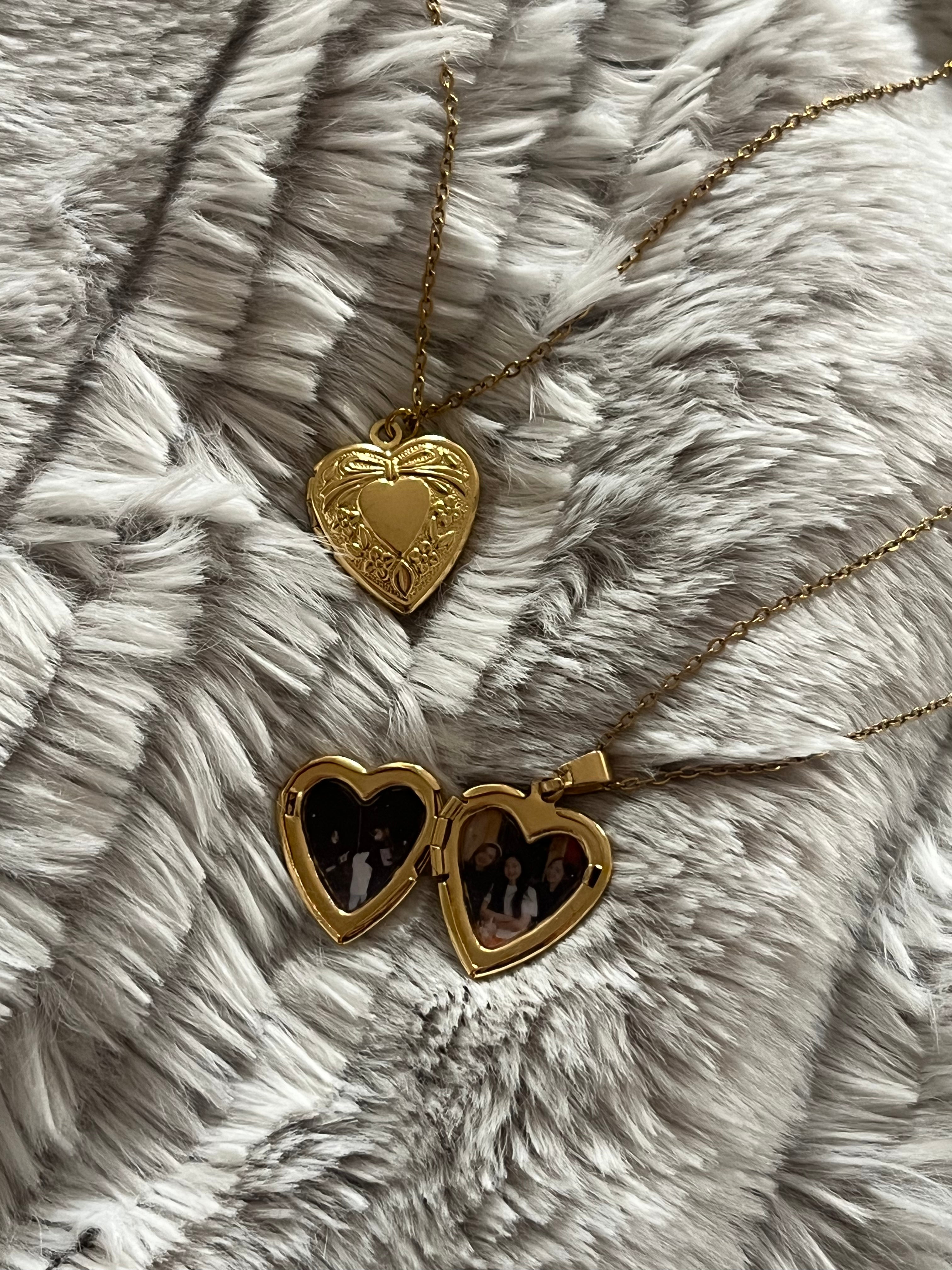 Lorrens Gold Locket Necklace - By Minise