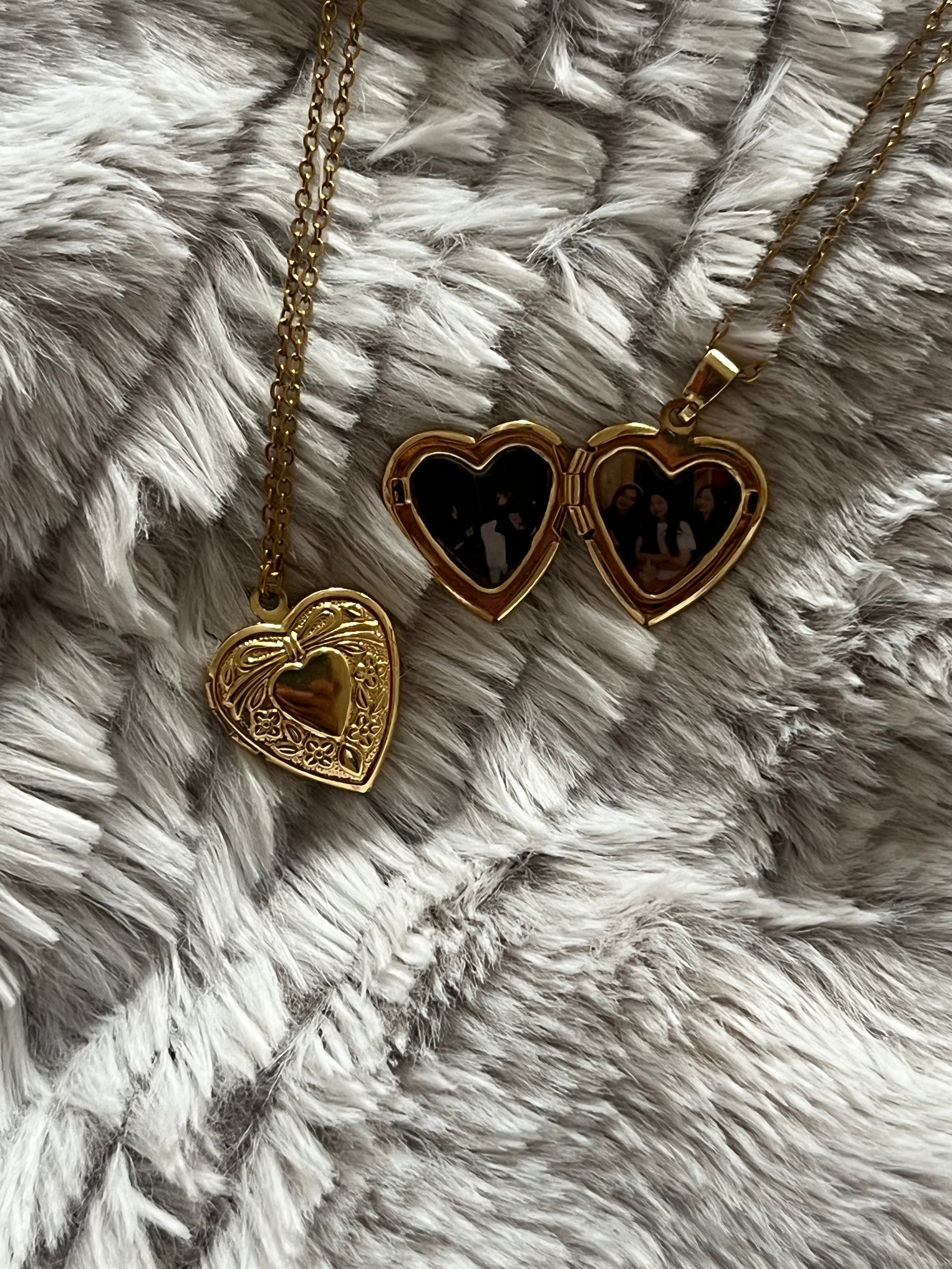 Lorrens Gold Locket Necklace - By Minise